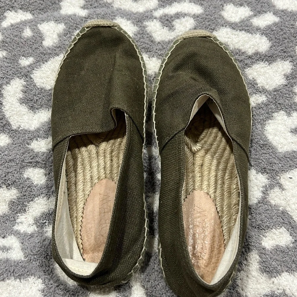 J Crew Made-in-Spain espadrille flats in linen BT388